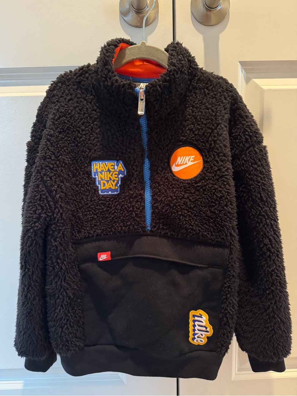 Nike Boys Black
Sherpa 1/2 Zip Size 7
Sportswear Faux Fur
Sweatshirt Patch